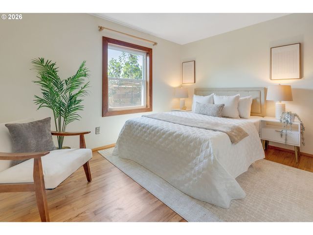 8329 Se MORRISON St, Portland, OR 97216