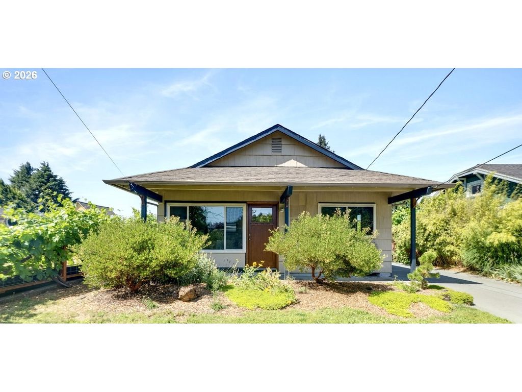 8329 Se MORRISON St, Portland, OR 97216