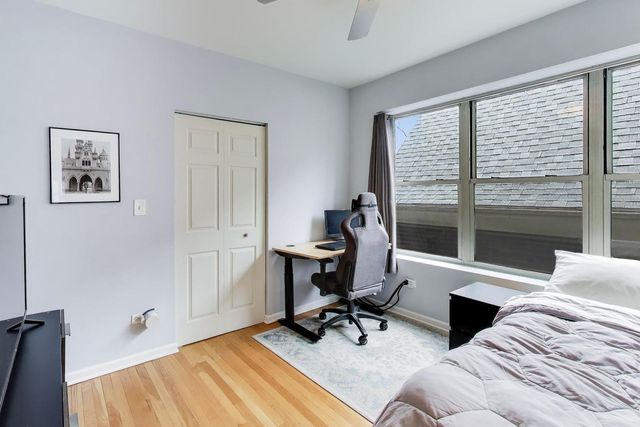 6251 N Magnolia Avenue 2, Chicago, IL 60660