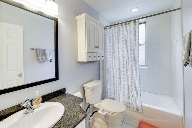 6251 N Magnolia Avenue 2, Chicago, IL 60660