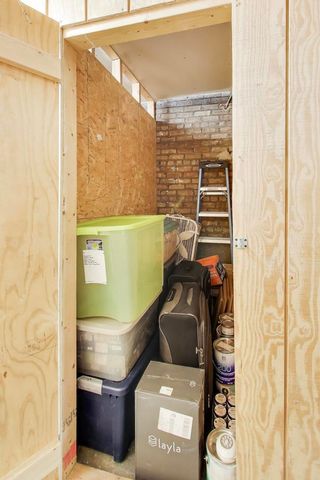 6251 N Magnolia Avenue 2, Chicago, IL 60660