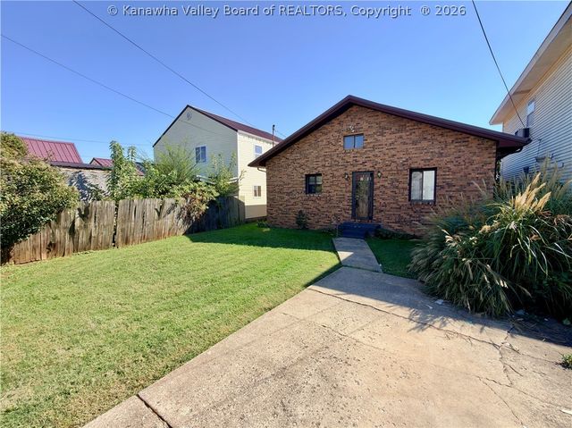 1024 West Virginia Avenue, Dunbar, WV 25064