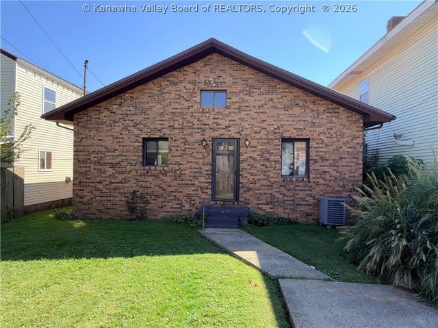 1024 West Virginia Avenue, Dunbar, WV 25064
