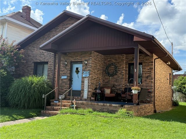1024 West Virginia Avenue, Dunbar, WV 25064