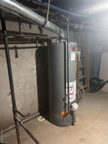 302 S 5th Avenue, Mount Vernon, NY 10550