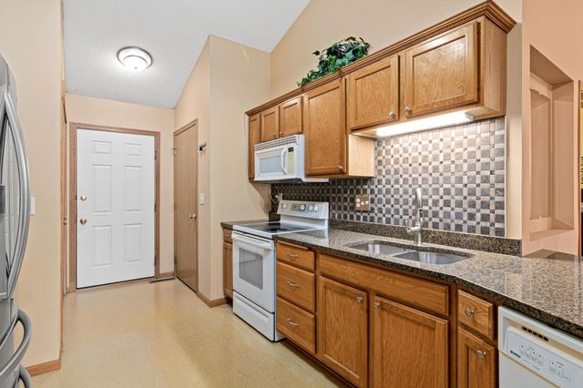 215 9th Avenue N, South Saint Paul, MN 55075