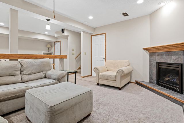 215 9th Avenue N, South Saint Paul, MN 55075