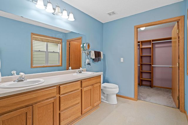 215 9th Avenue N, South Saint Paul, MN 55075