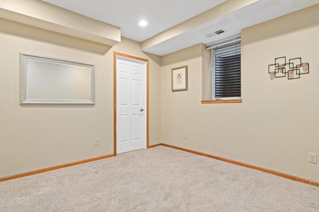 215 9th Avenue N, South Saint Paul, MN 55075