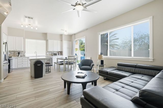 1812 Snow Spring Lane, Las Vegas, NV 89134