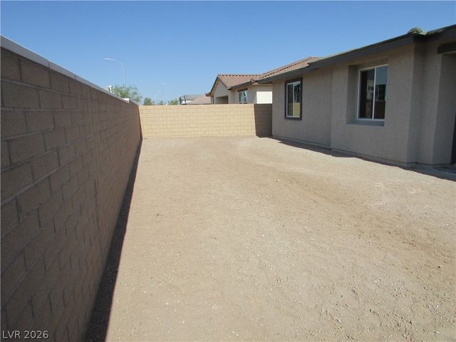 513 Chestnut Falcon Street, Henderson, NV 89011