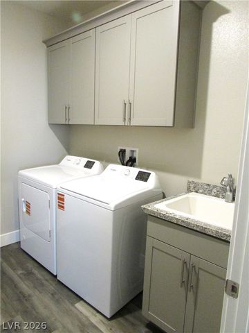 513 Chestnut Falcon Street, Henderson, NV 89011