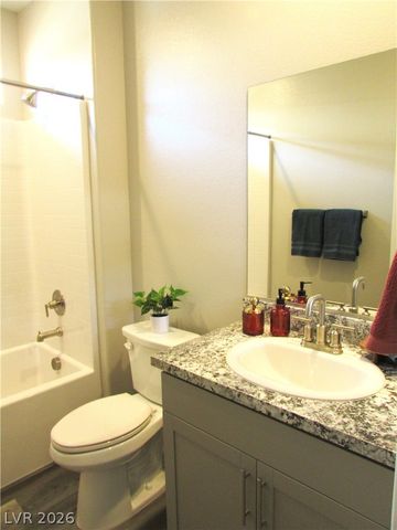 513 Chestnut Falcon Street, Henderson, NV 89011