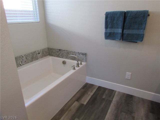 513 Chestnut Falcon Street, Henderson, NV 89011