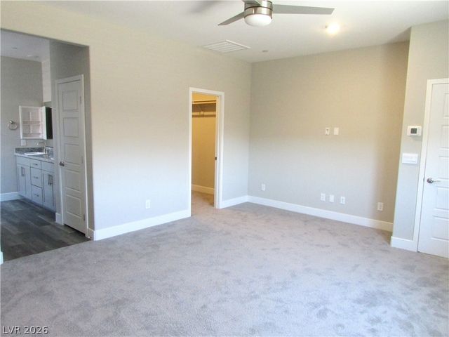 513 Chestnut Falcon Street, Henderson, NV 89011