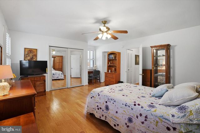 8 SUMMIT DR, Bryn Mawr, PA 19010