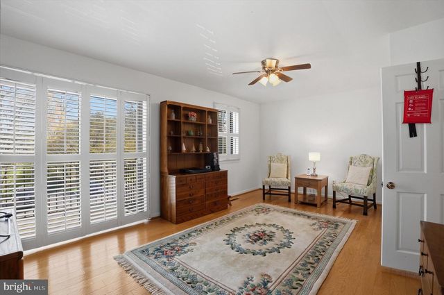 8 SUMMIT DR, Bryn Mawr, PA 19010