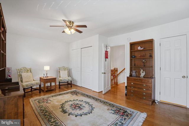 8 SUMMIT DR, Bryn Mawr, PA 19010