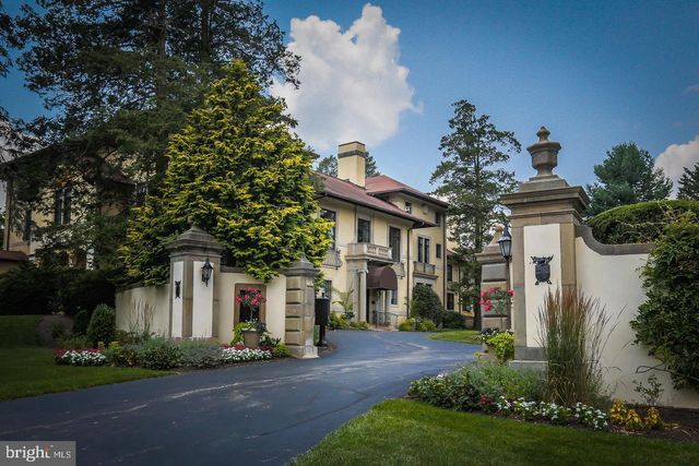 8 SUMMIT DR, Bryn Mawr, PA 19010