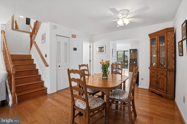 8 SUMMIT DR, Bryn Mawr, PA 19010