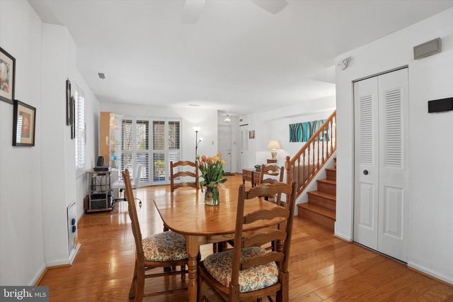 8 SUMMIT DR, Bryn Mawr, PA 19010