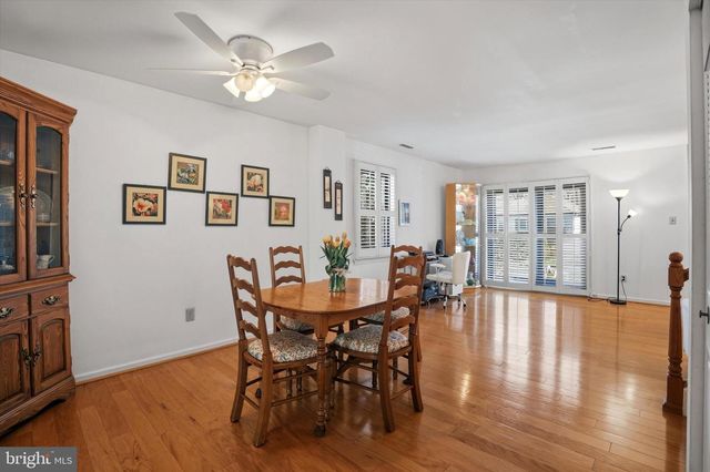 8 SUMMIT DR, Bryn Mawr, PA 19010
