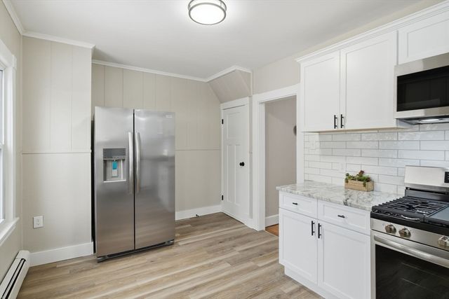 72 Sunapee St, Springfield, MA 01108