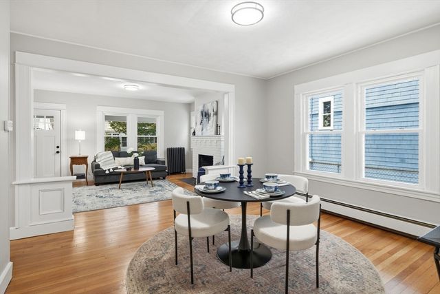 72 Sunapee St, Springfield, MA 01108