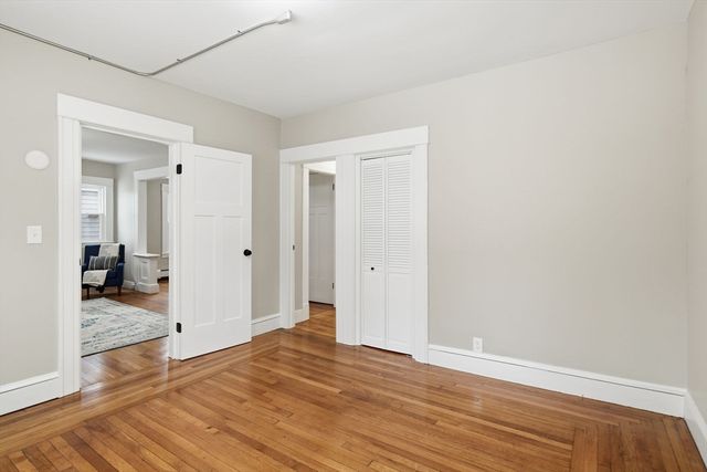 72 Sunapee St, Springfield, MA 01108