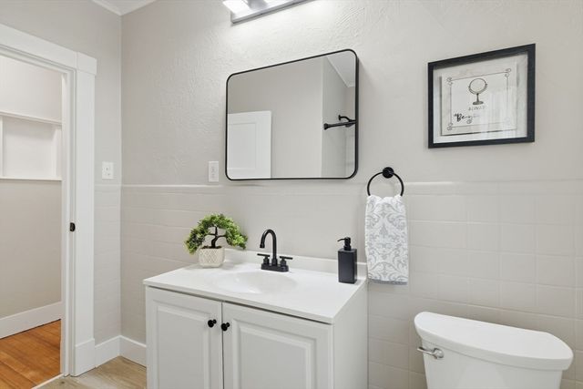 72 Sunapee St, Springfield, MA 01108