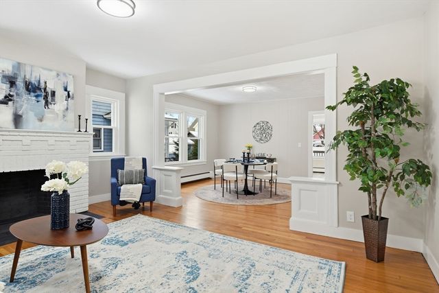 72 Sunapee St, Springfield, MA 01108