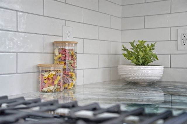 72 Sunapee St, Springfield, MA 01108