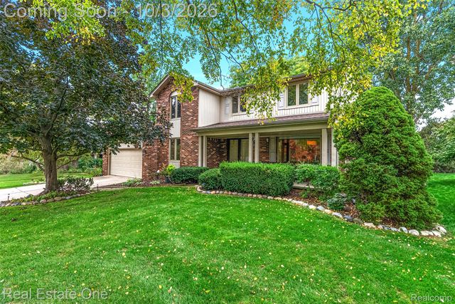335 Fordcroft Drive, Rochester Hills, MI 48309