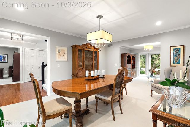 335 Fordcroft Drive, Rochester Hills, MI 48309