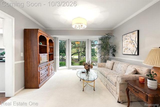 335 Fordcroft Drive, Rochester Hills, MI 48309