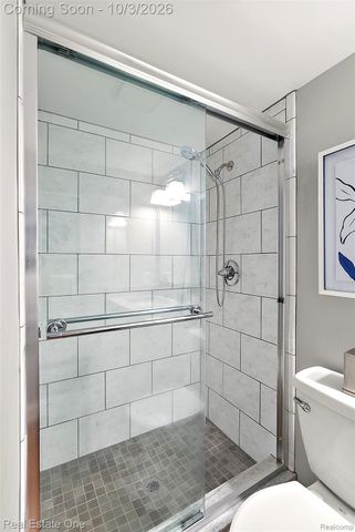 335 Fordcroft Drive, Rochester Hills, MI 48309