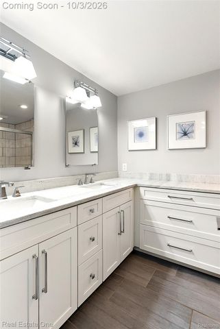 335 Fordcroft Drive, Rochester Hills, MI 48309