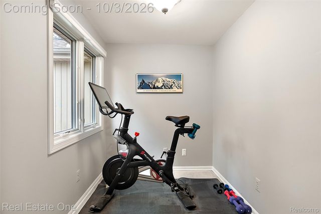 335 Fordcroft Drive, Rochester Hills, MI 48309