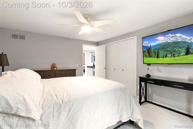 335 Fordcroft Drive, Rochester Hills, MI 48309