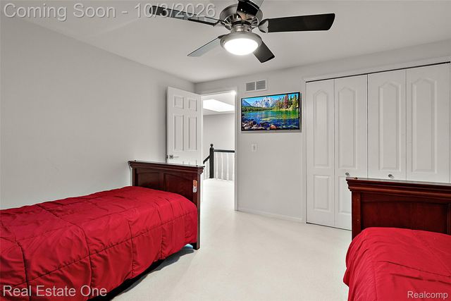 335 Fordcroft Drive, Rochester Hills, MI 48309