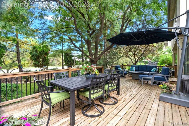 335 Fordcroft Drive, Rochester Hills, MI 48309