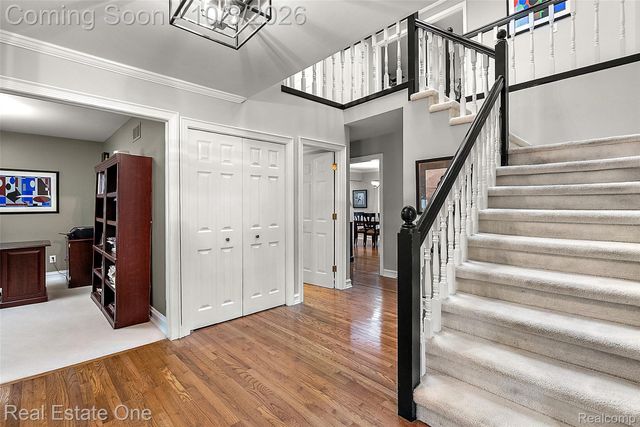 335 Fordcroft Drive, Rochester Hills, MI 48309
