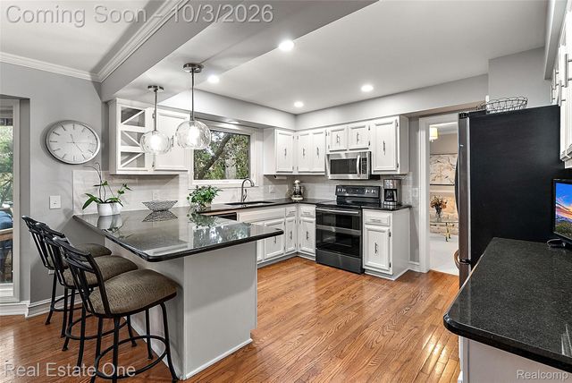 335 Fordcroft Drive, Rochester Hills, MI 48309