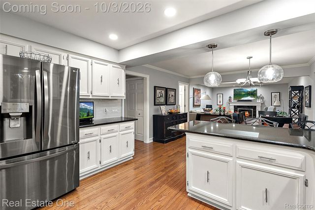 335 Fordcroft Drive, Rochester Hills, MI 48309