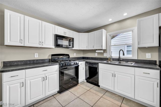 358 Roosevelt Avenue, Elyria, OH 44035