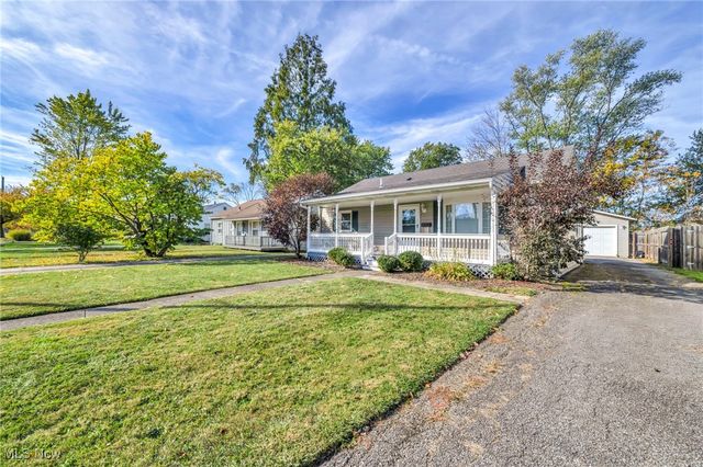 358 Roosevelt Avenue, Elyria, OH 44035