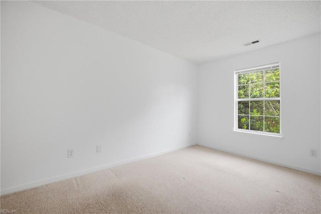 247 Judith CIR, Yorktown, VA 23693