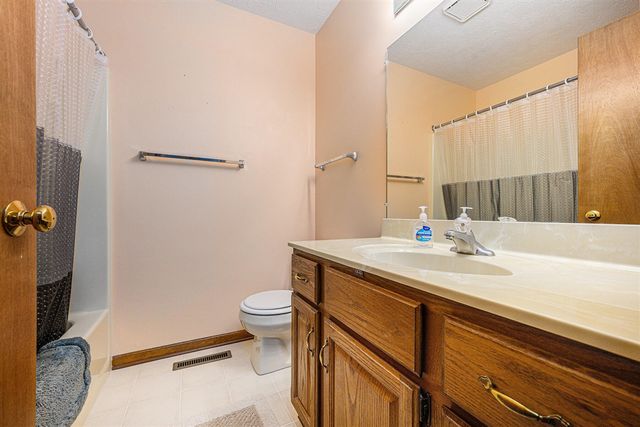 4886 Weston Avenue, Kalamazoo, MI 49006