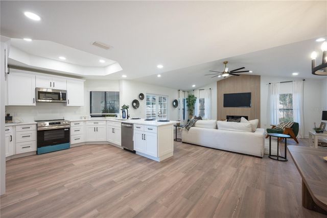 14817 FARNHAM WAY, Tampa, FL 33624