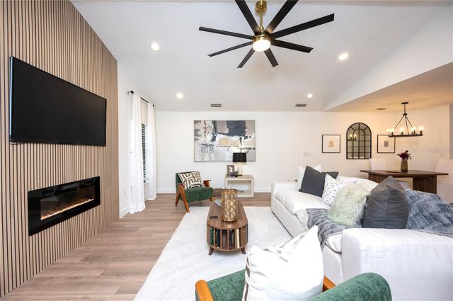 14817 FARNHAM WAY, Tampa, FL 33624